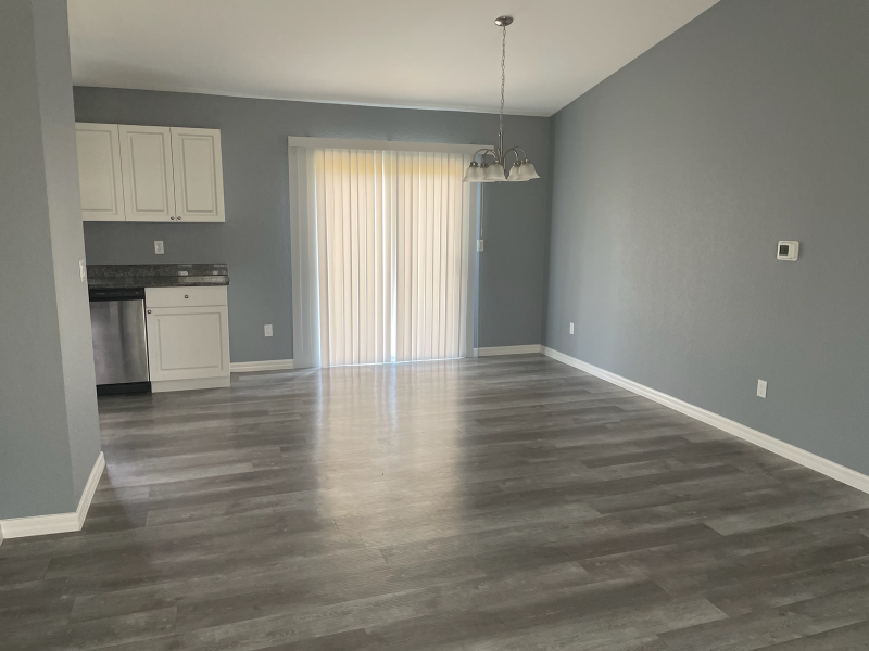 219 Locust Ln - Photo 4 of 17