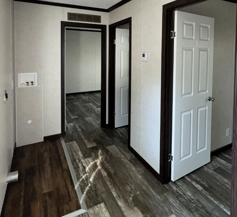673 Armstrong St - Photo 3 of 6