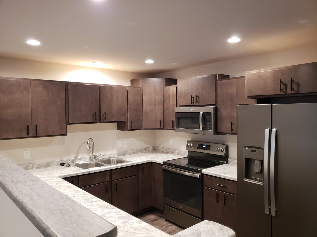 1209 Salem Drive - Photo 2 of 9