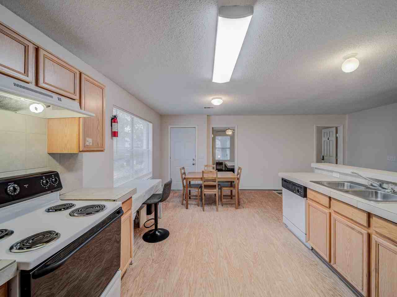 Amber Dr - Photo 3 of 7