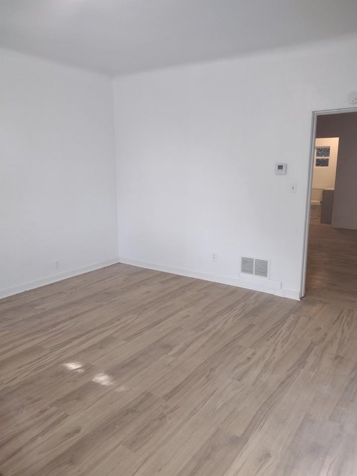 450 Card Ave #1 - Photo 5 of 6