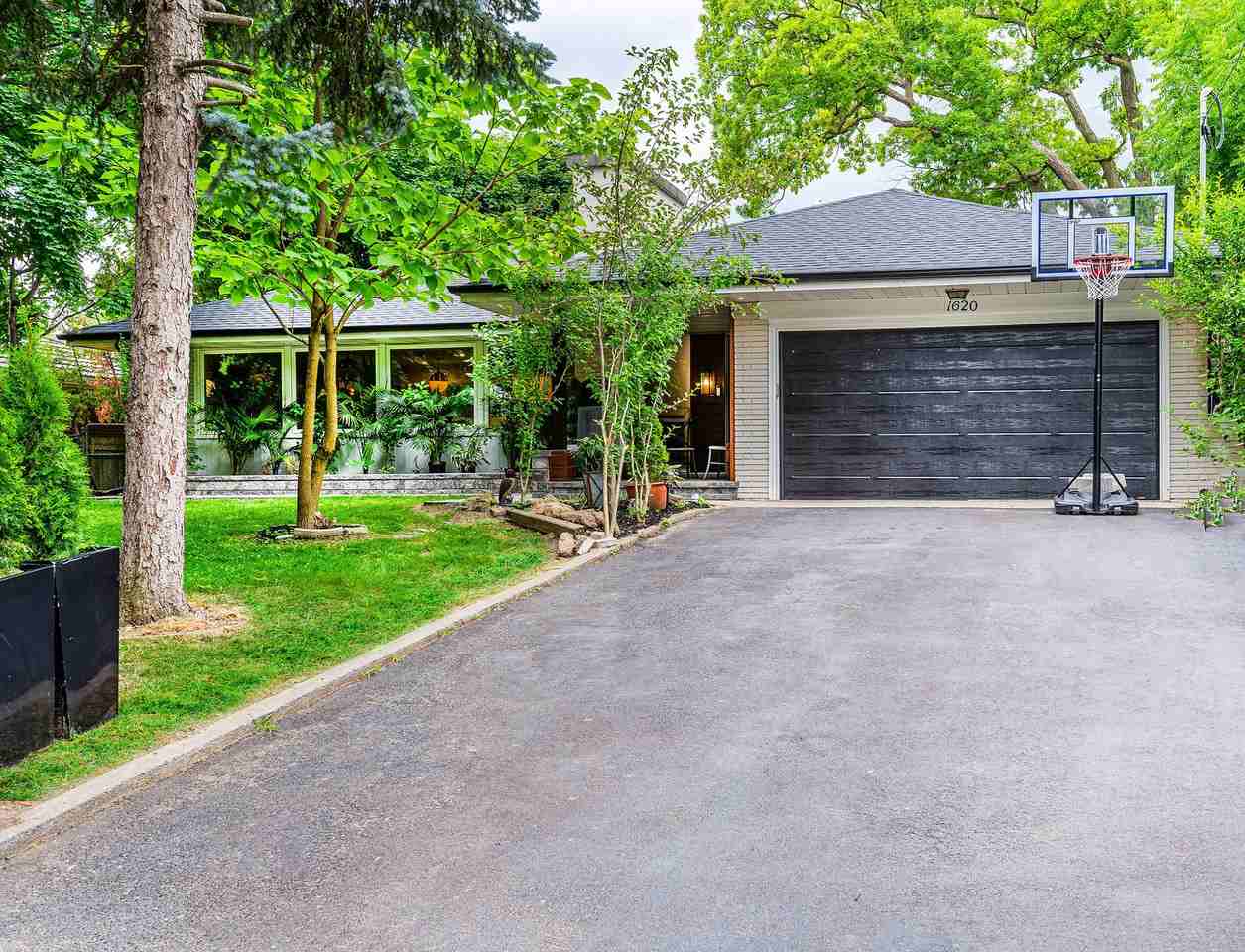 1620 Islington Avenue