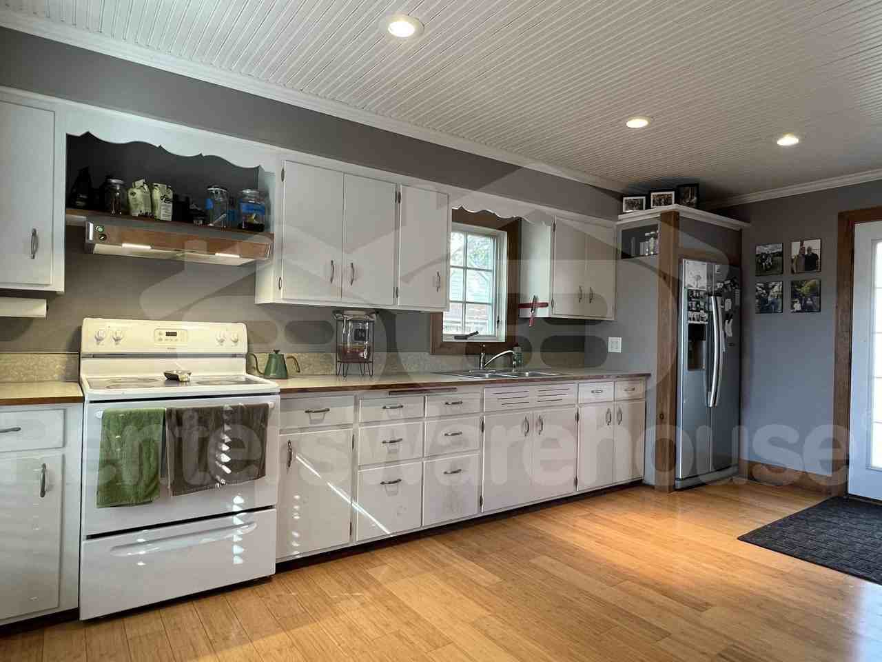 205 Mill St - Photo 2 of 10