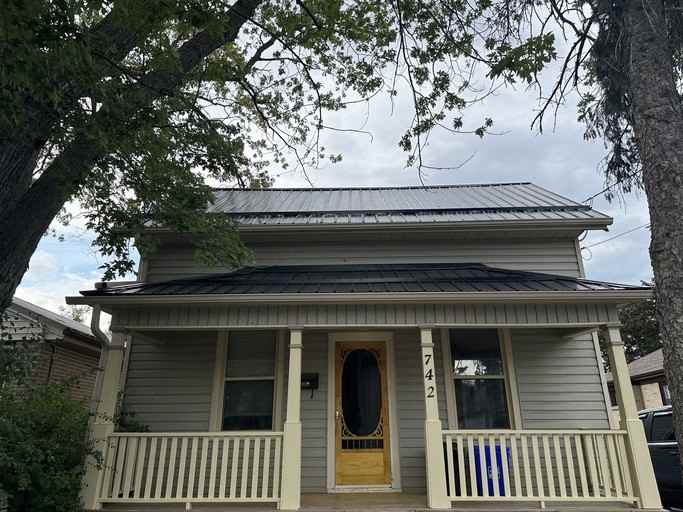 742 Cameron St - Photo 2 of 27