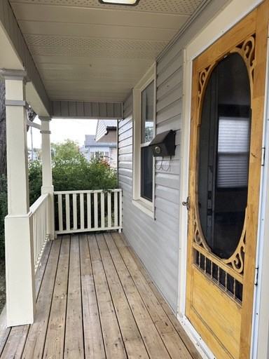 742 Cameron St - Photo 3 of 27