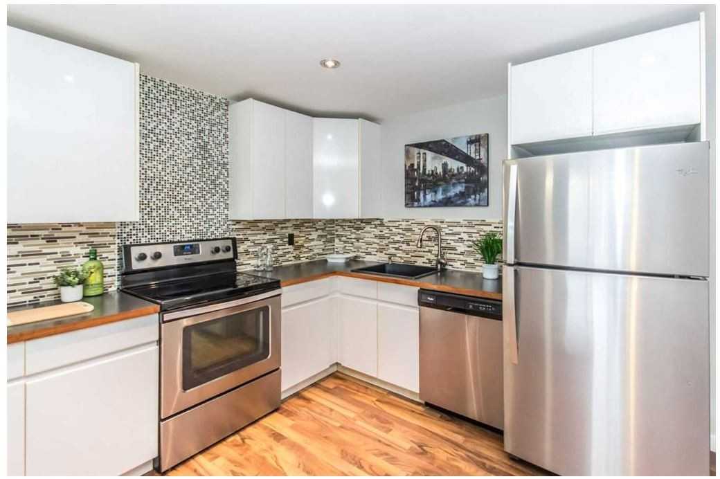 2137 17 Street Southwest #301 - Photo 3 of 10