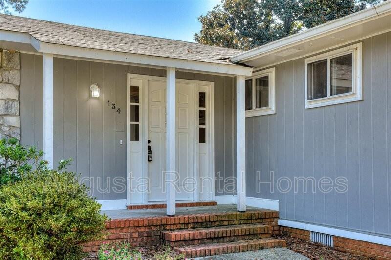 134 Holiday Dr - Photo 2 of 23