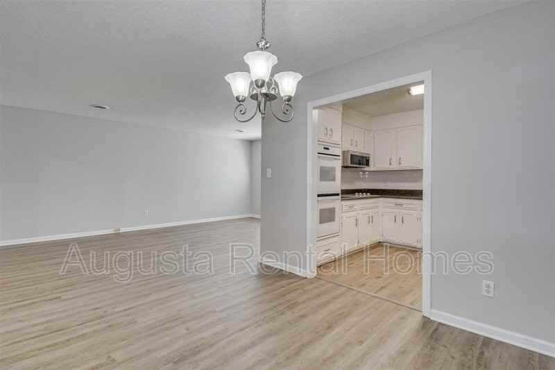 134 Holiday Dr - Photo 6 of 23