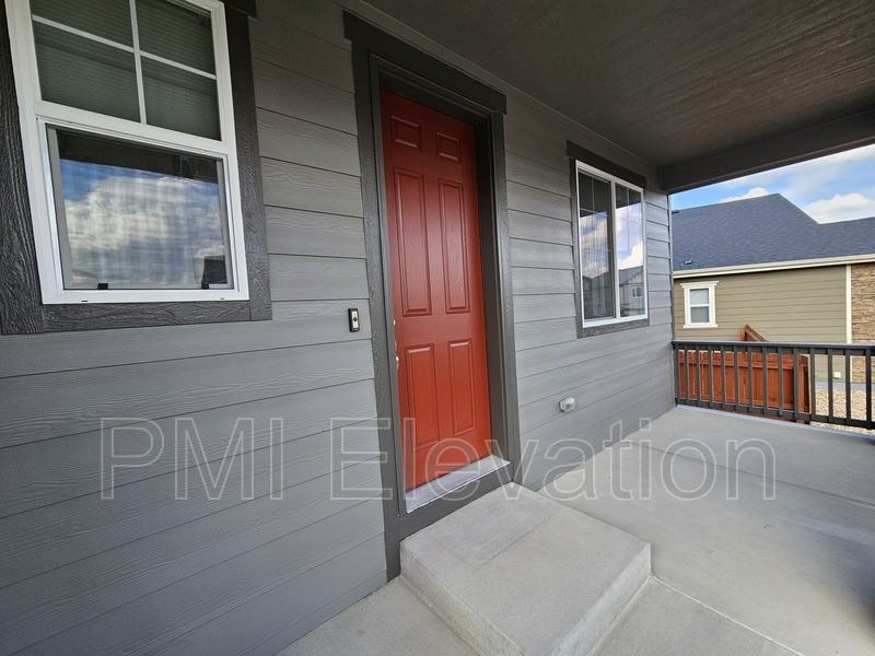 1385 Castle Creek Cir - Photo 2 of 27