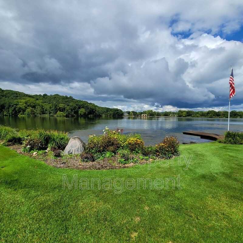 1029 Thornapple River Dr Se - Photo 2 of 43