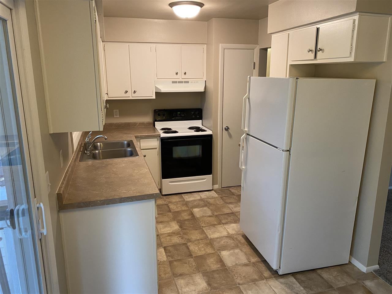 414 412/414 N Saint Bernard Dr - Photo 2 of 4