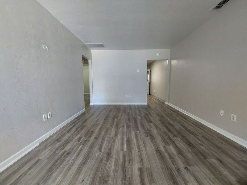 2109 King Ave - Photo 3 of 17