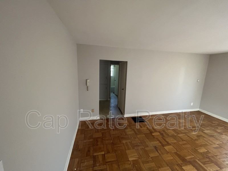 107 N Hampton Rd #A - Photo 3 of 14