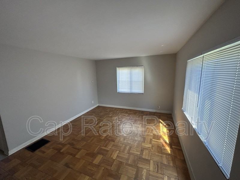 107 N Hampton Rd #A - Photo 4 of 14