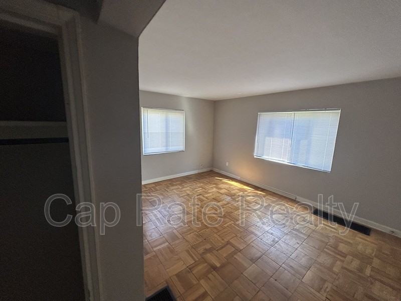 107 N Hampton Rd #A - Photo 5 of 14