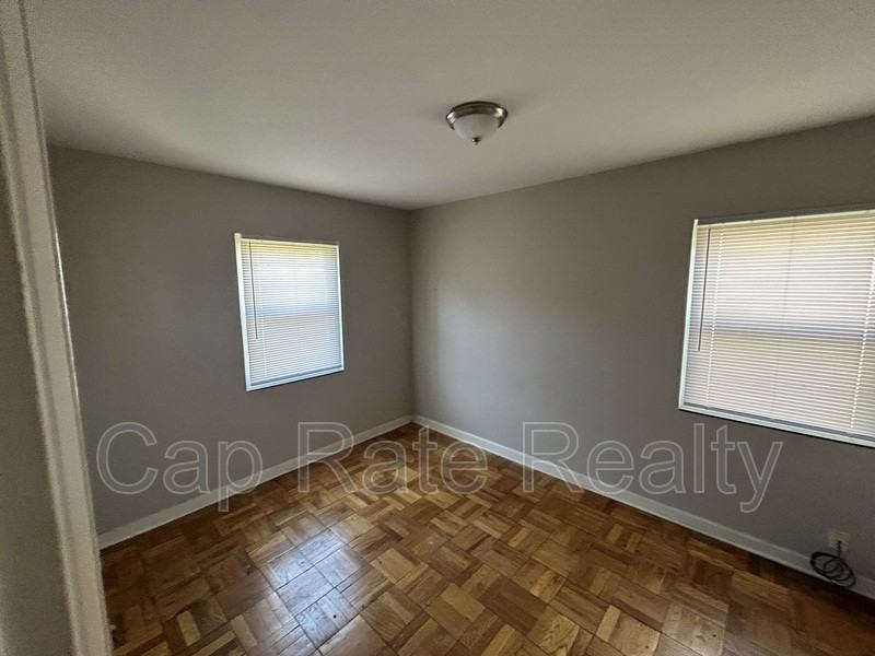 107 N Hampton Rd #A - Photo 7 of 14