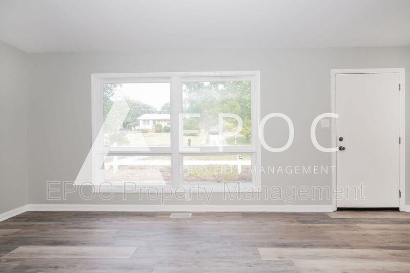 2207 Lynette Dr - Photo 3 of 15