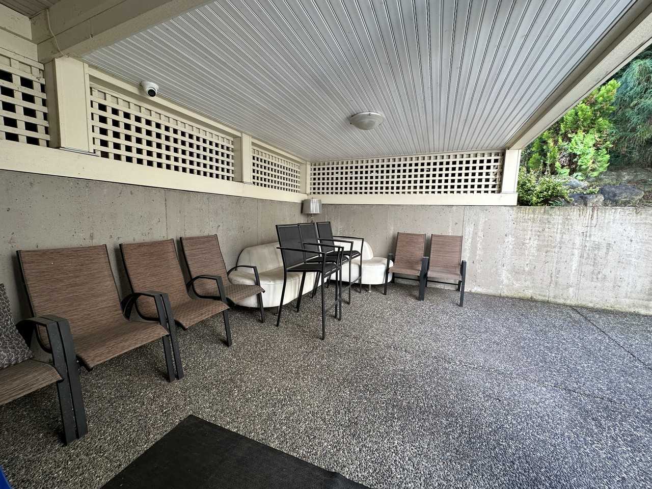15836 Collingwood Crescent - Photo 4 of 13