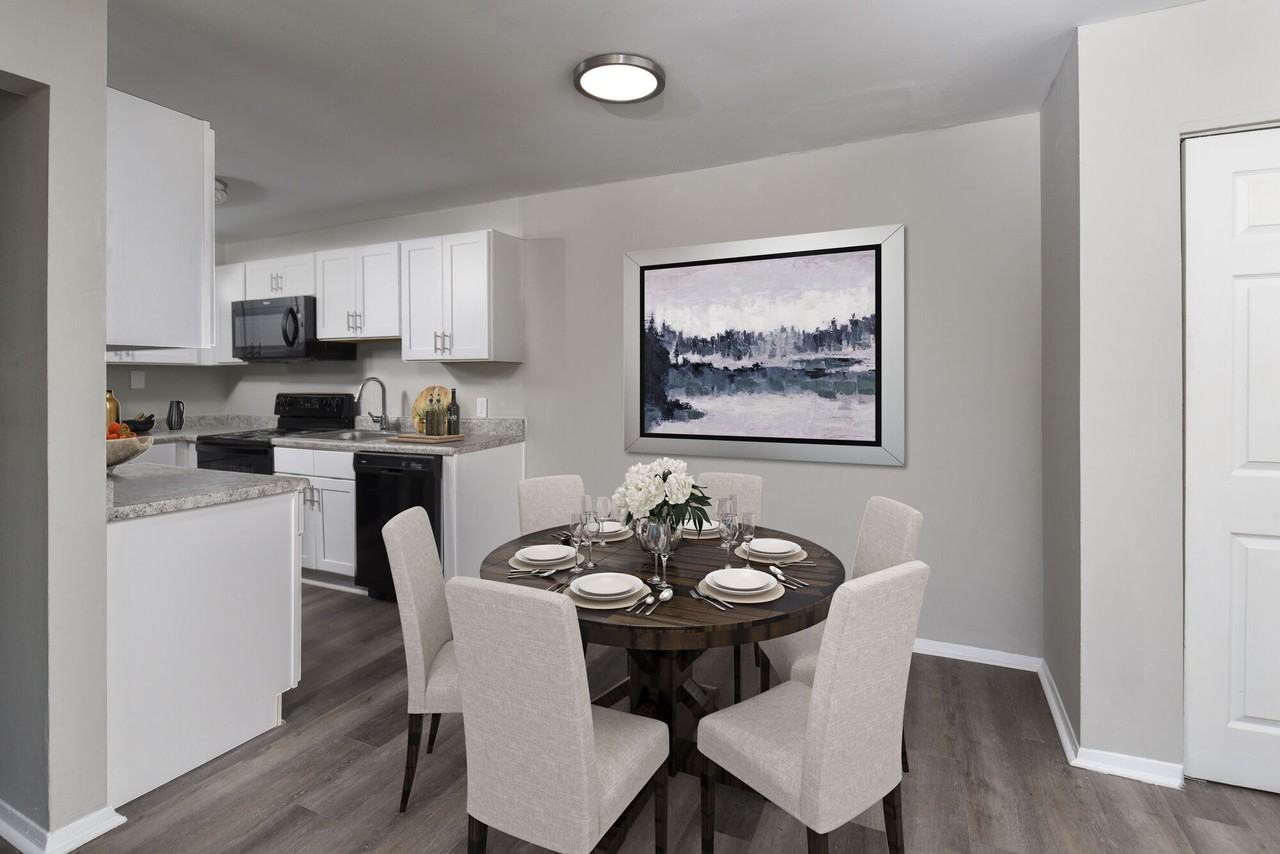 Chesapeake Pointe - Photo 4 of 35