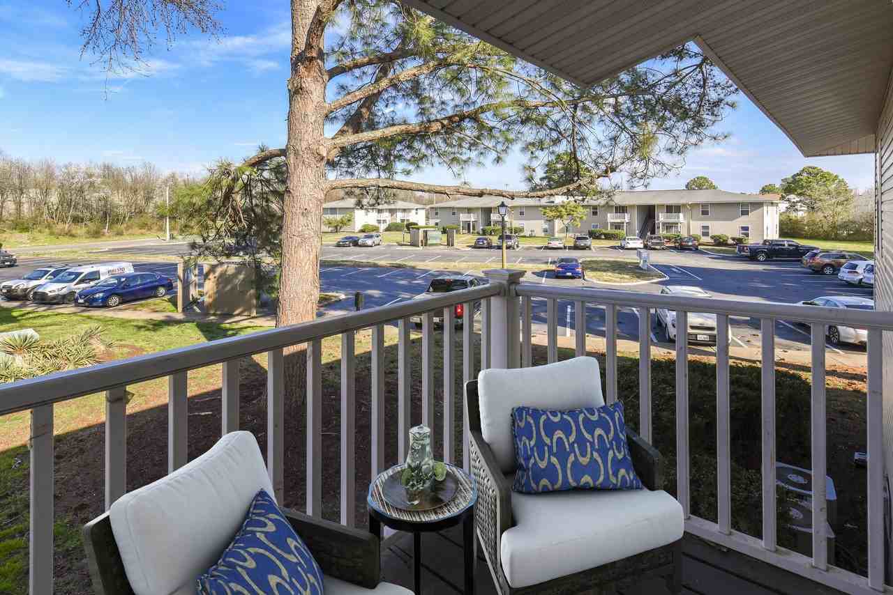 Chesapeake Pointe - Photo 5 of 35