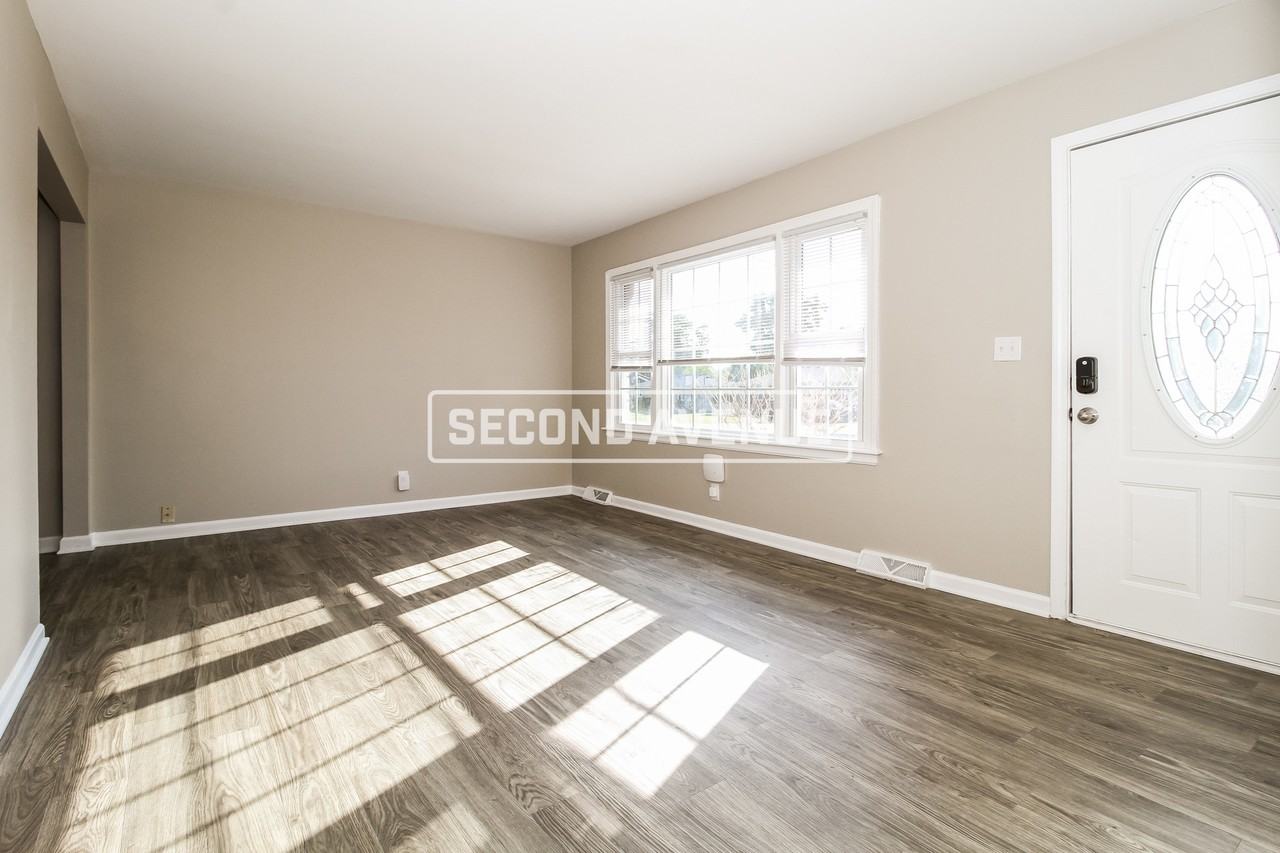 7903 Carnation Dr - Photo 2 of 12