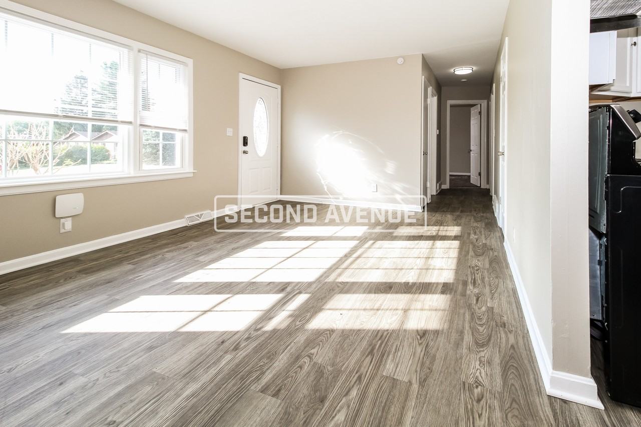 7903 Carnation Dr - Photo 3 of 12