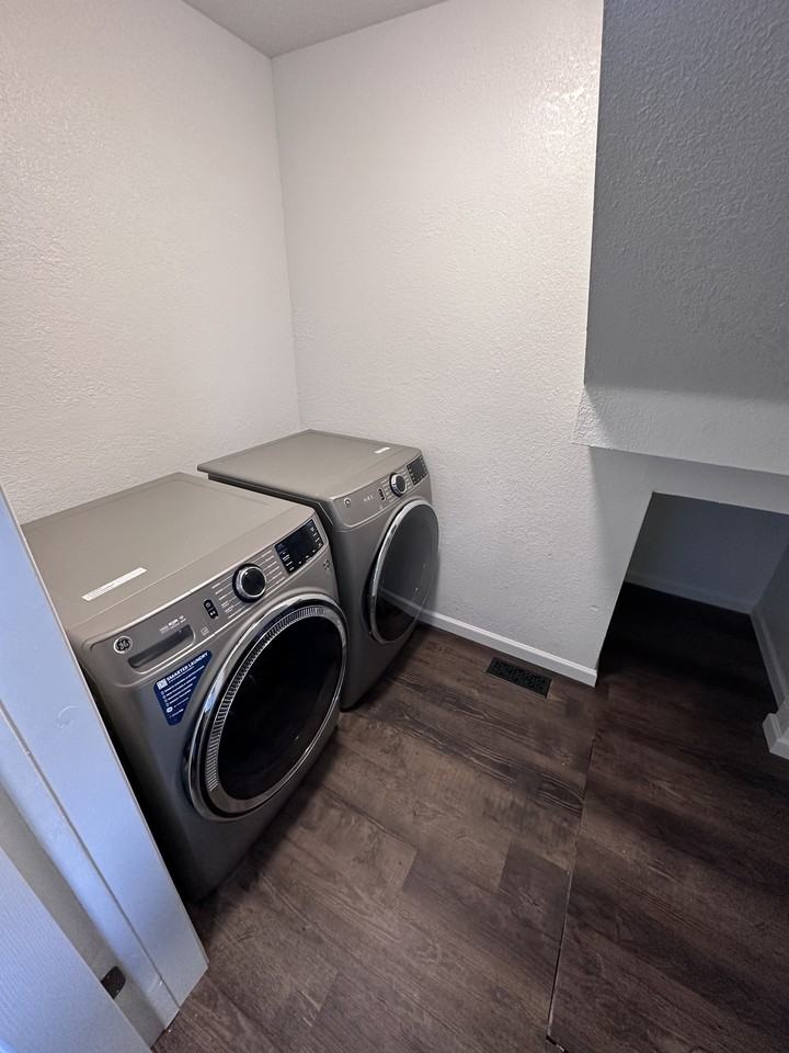 530 San Juan Cir #B - Photo 2 of 10