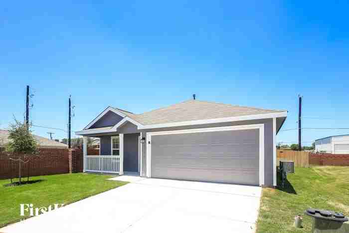 1711 Morse Way - Photo 2 of 15
