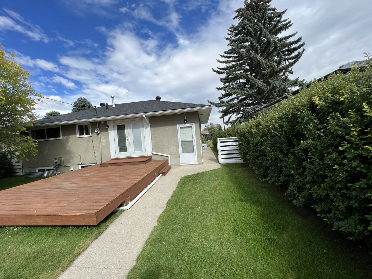 4644 Greenhill Cres NE - Photo 2 of 14