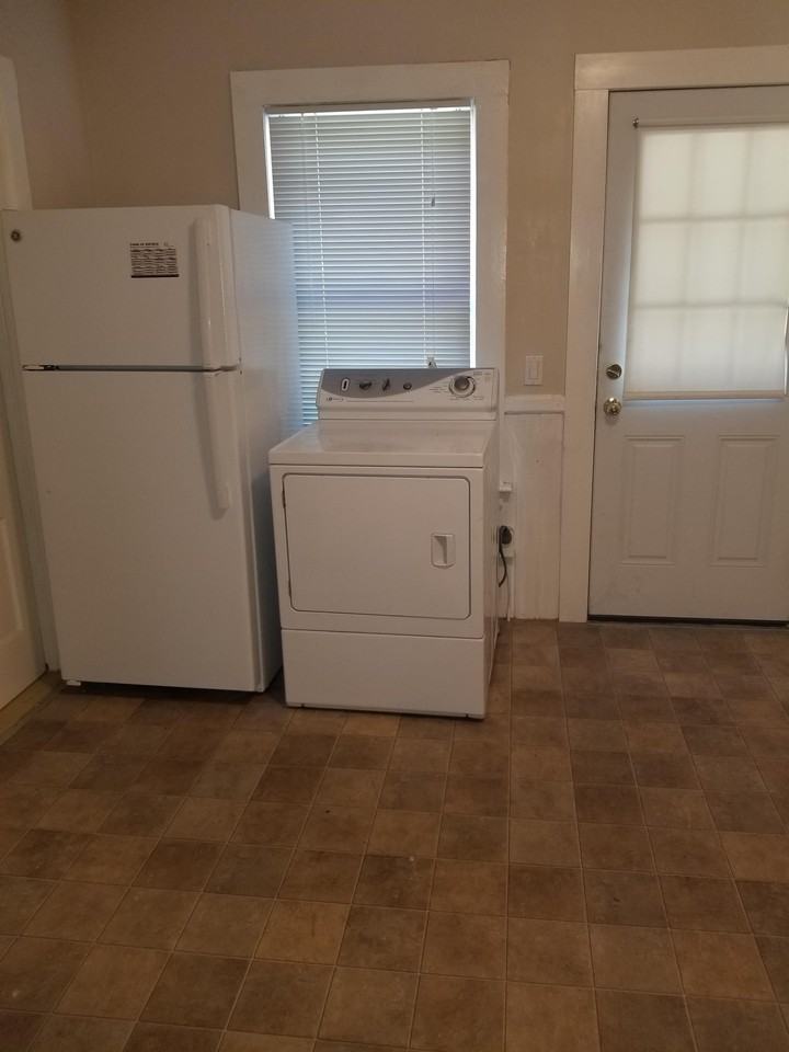 19 Asnuntuck St #19 - Photo 4 of 10
