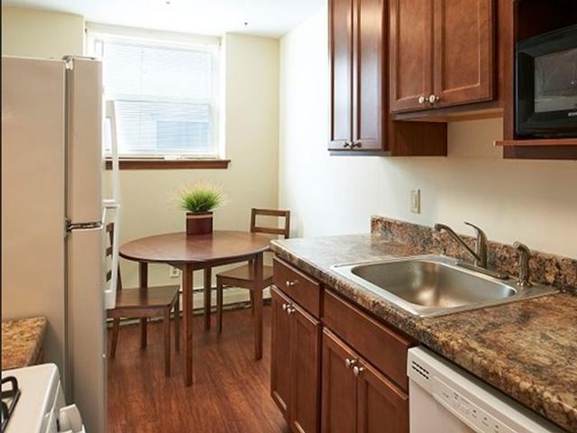 2736 Blaisdell Ave - Photo 5 of 5