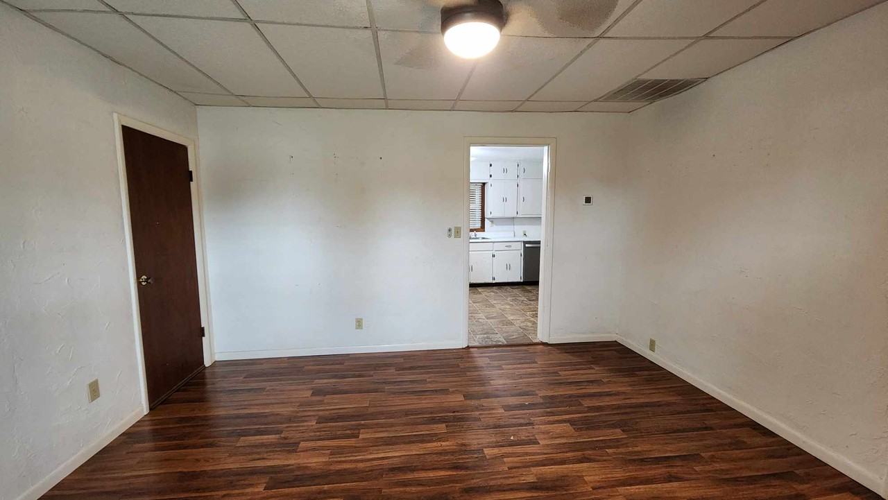 1613 W Noble Ave #1 - Photo 2 of 13