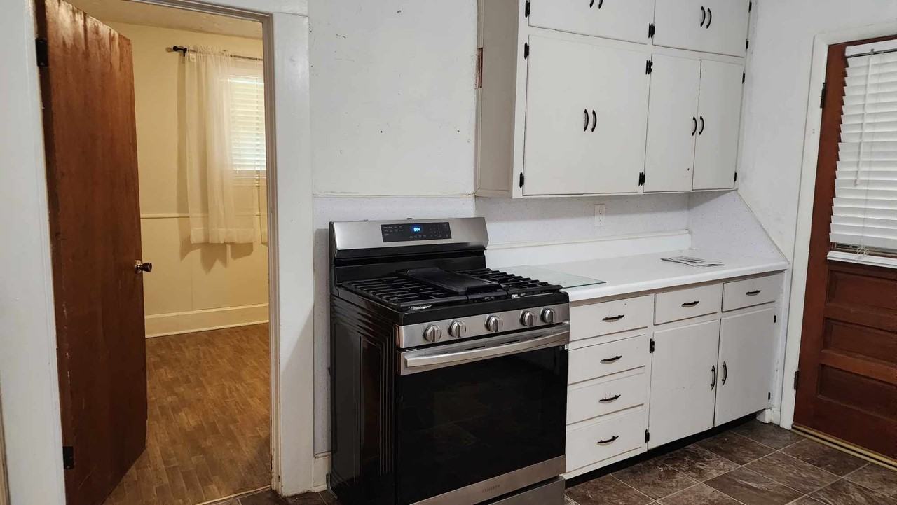 1613 W Noble Ave #1 - Photo 4 of 13