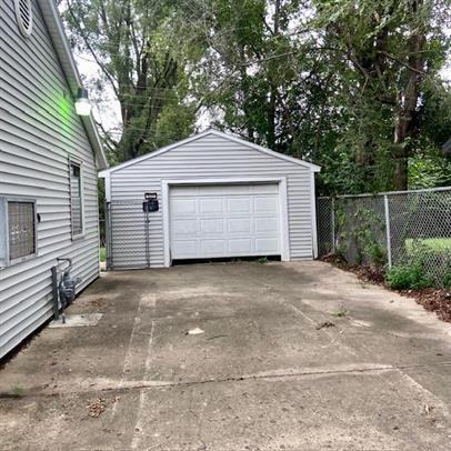 1522 Holly Hill Dr - Photo 3 of 11