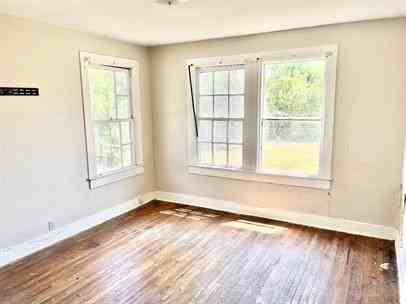 5976 Victory Dr - Photo 2 of 7