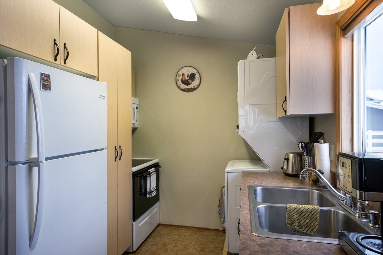 899 Capistrano Nw - Photo 6 of 9