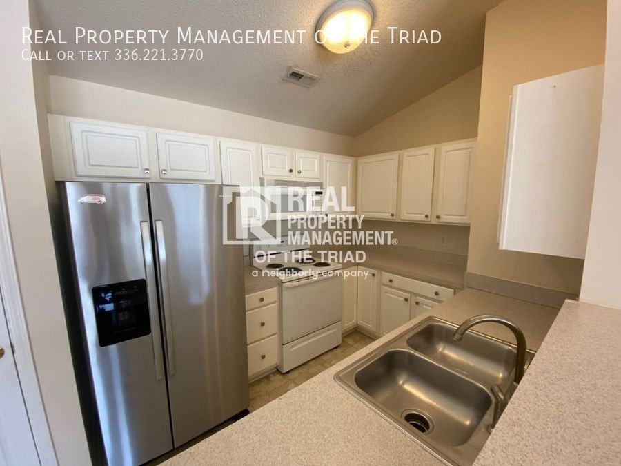3704 3A Cotswold Terrace - Photo 2 of 21