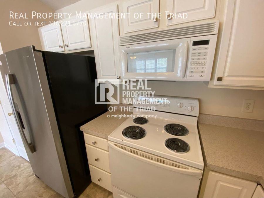 3704 3A Cotswold Terrace - Photo 3 of 21
