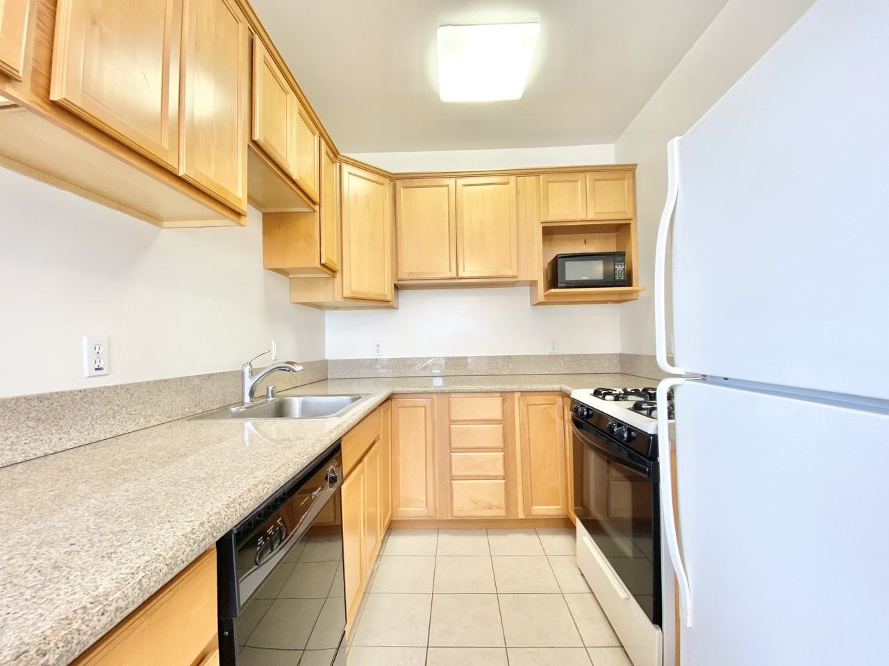802 N Las Palmas Ave #104 - Photo 2 of 8