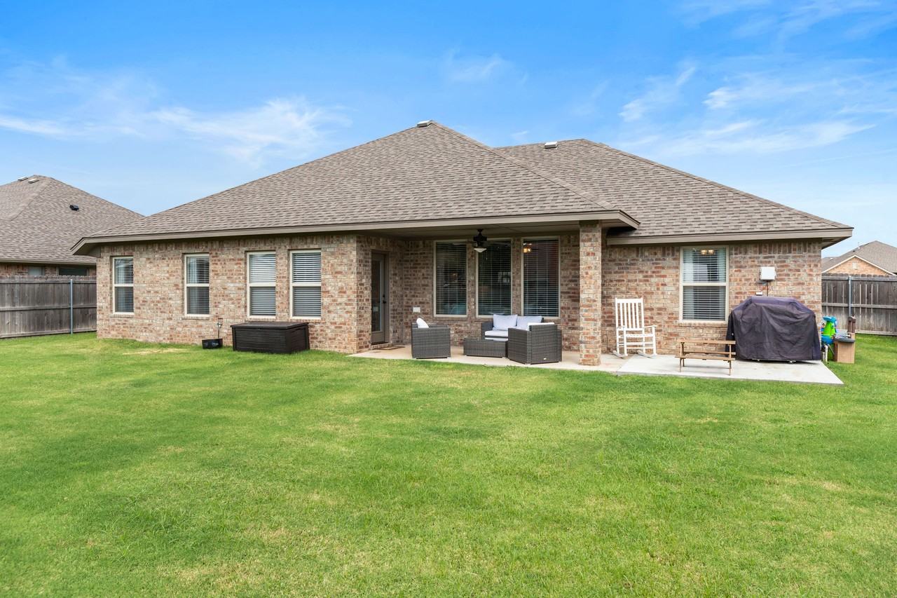 1104 Northridge Blvd #NA - Photo 2 of 30