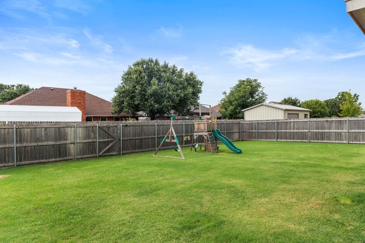 1104 Northridge Blvd #NA - Photo 3 of 30