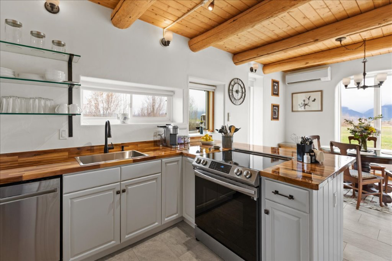 725 N Burnt Fork Rd - Photo 7 of 22