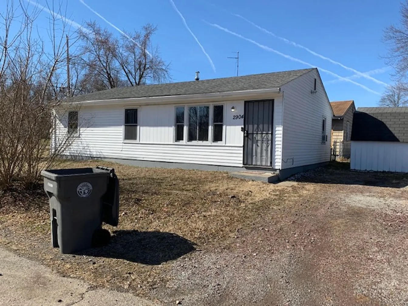 2905 Roy St - Photo 2 of 11