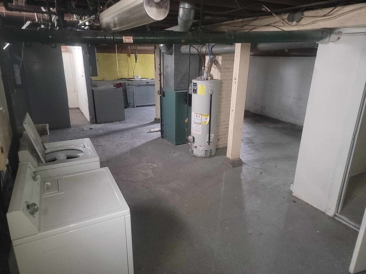 127 Kingman Ave E #1 - Photo 4 of 12