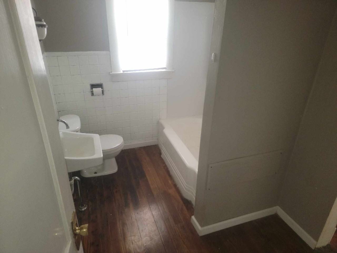 127 Kingman Ave E #1 - Photo 7 of 12