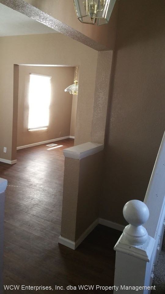 1519 Sw Washburn Ave - Photo 3 of 31