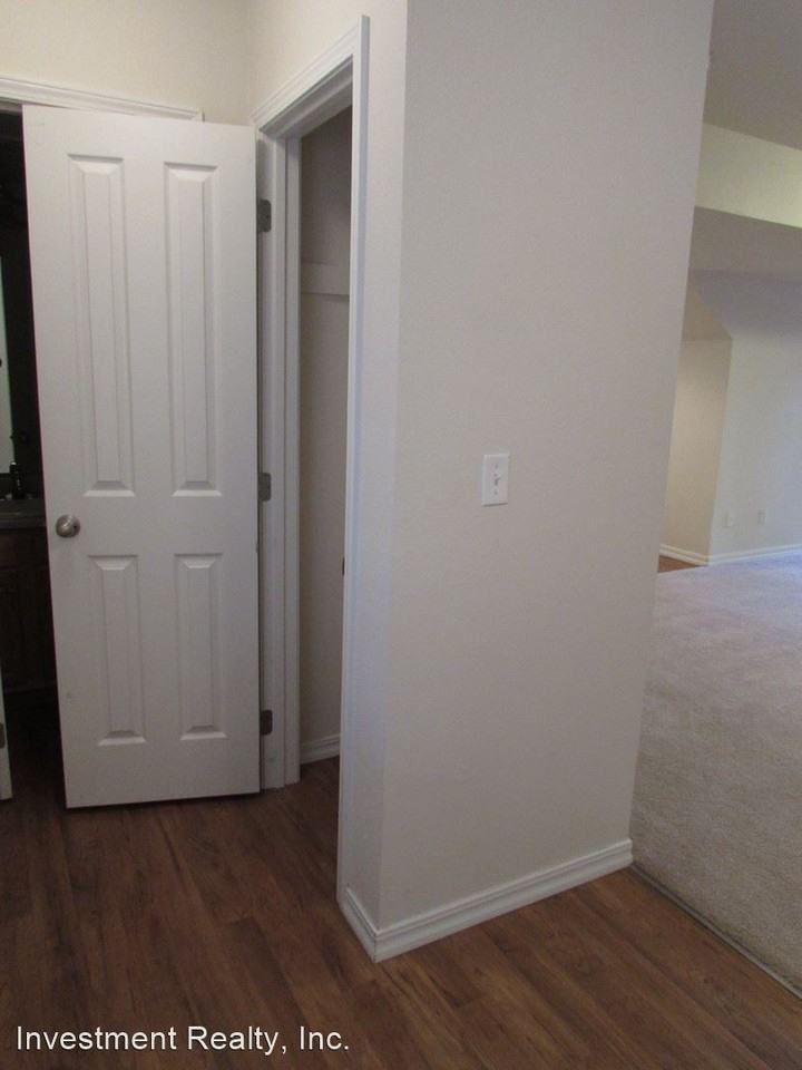 116 Andrews Dr - Photo 3 of 33