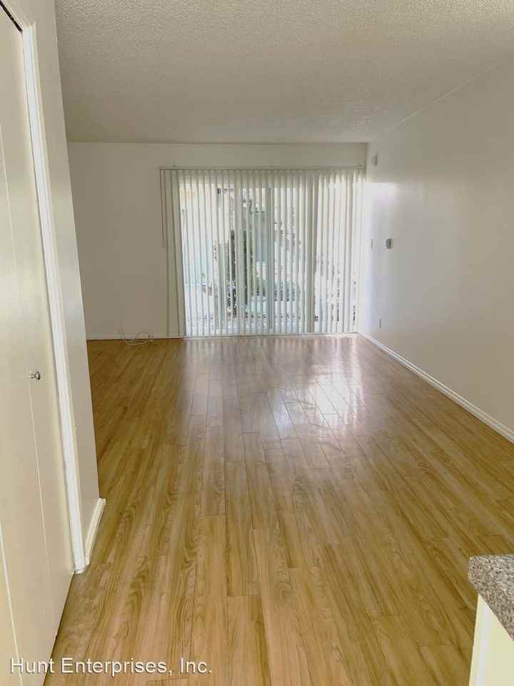 MADISON SQUARE 23035 MADISON STREET - Photo 2 of 7