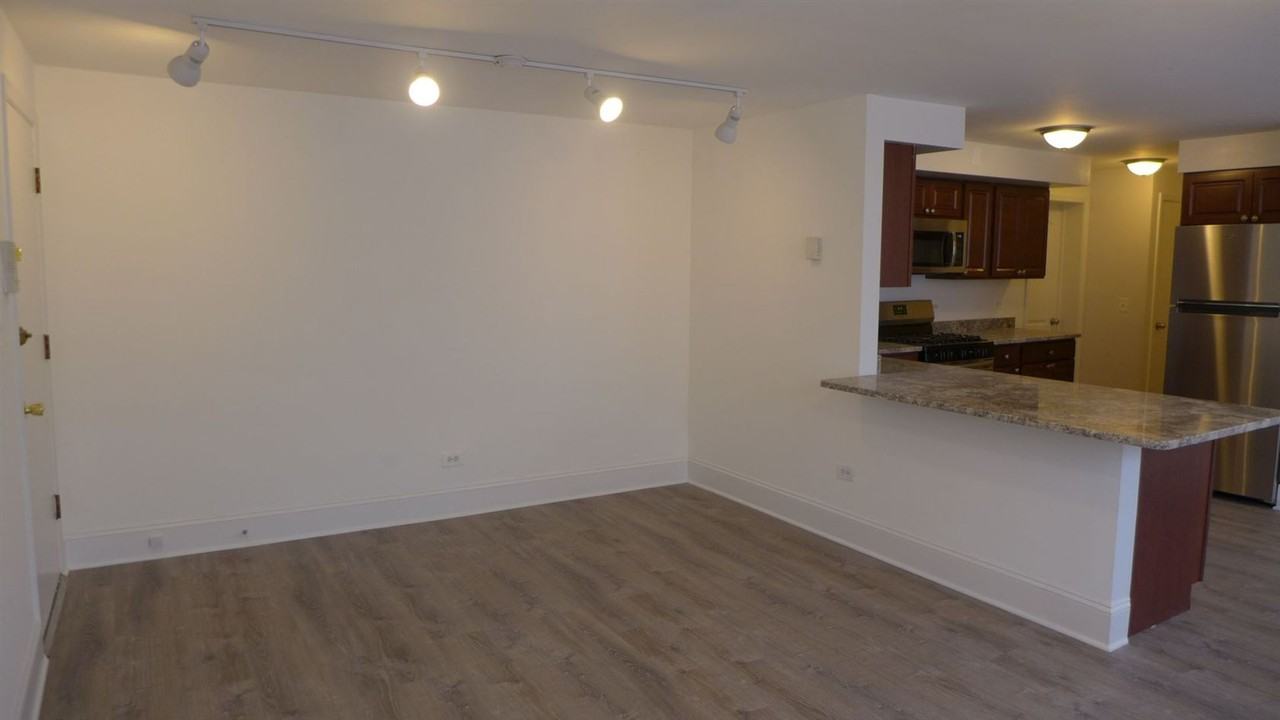 500 Clinton - Photo 3 of 22