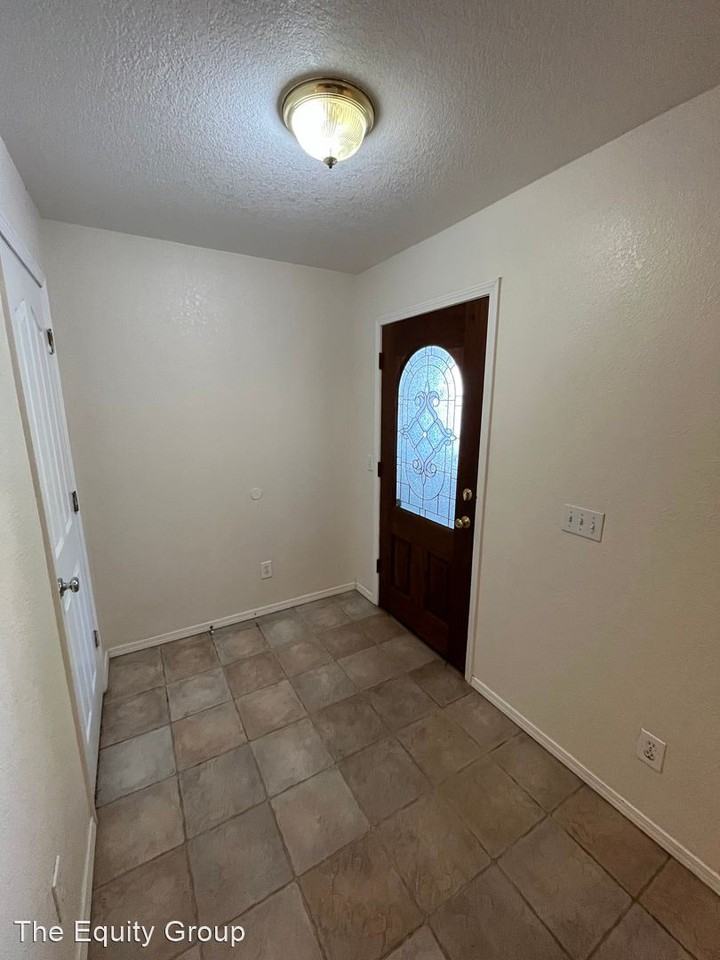 1817-1819 E. Vassar Dr - Photo 2 of 29
